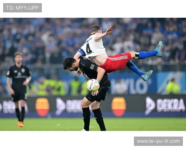 莱比锡红牛内部竞争加剧,主力位置再度洗牌 莱比锡红牛内部竞争加剧,主力位置再度洗牌