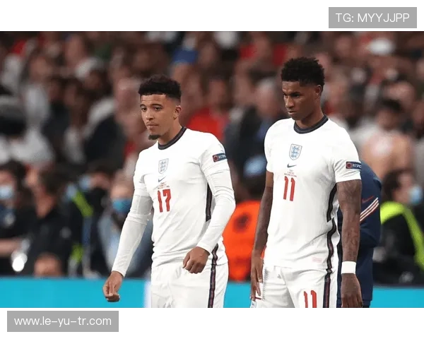 卡瓦尼官宣加盟新东家 职业生涯再启航 卡瓦尼官宣加盟新东家 职业生涯再启航